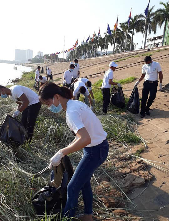 Cleaning Phnom Penh